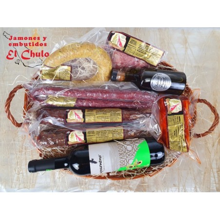 Cesta surtida embutidos tradicionales y de monte