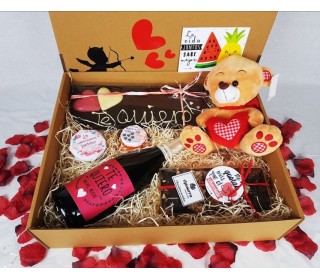 Peluches de 30cm con caja personalizada para este día de San Valentin.  Celebra con Nosotros #sanvalentin…