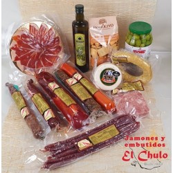 Lote surtido de embutidos, jamón, aceite, aceitunas, regañás, queso, etc